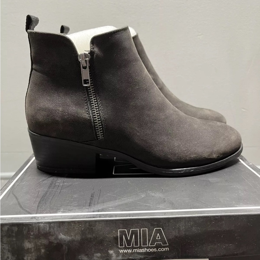 Mia Shoes Charcoal Ankle Booties